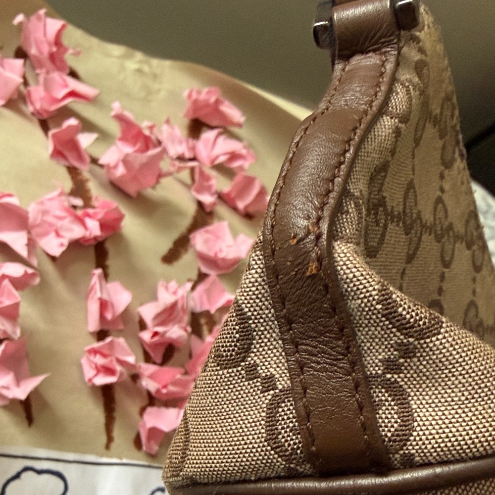 Gucci Tan Monogram Clutch - Picture 5 of 6
